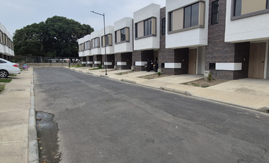 VENTA CASA VILLA DEL ROSARIO