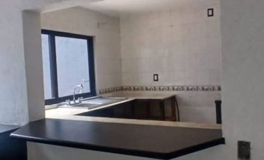 BONITA CASA BIEN UBICADA