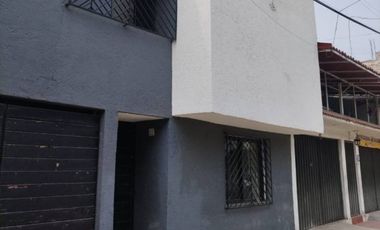 BONITA CASA BIEN UBICADA