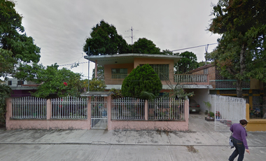 CASA EN VENTA EN PÁNUCO : Colonia Revolución Mexicana : A Pasos de la Carretera Canoas-Pánuco y Zona Comercial