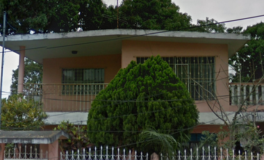 CASA EN VENTA EN PÁNUCO : Colonia Revolución Mexicana : A Pasos de la Carretera Canoas-Pánuco y Zona Comercial