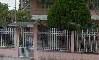 CASA EN VENTA EN PÁNUCO : Colonia Revolución Mexicana : A Pasos de la Carretera Canoas-Pánuco y Zona Comercial