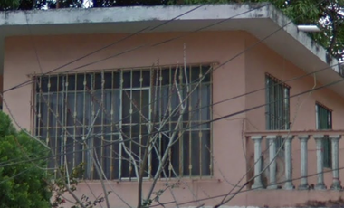 CASA EN VENTA EN PÁNUCO : Colonia Revolución Mexicana : A Pasos de la Carretera Canoas-Pánuco y Zona Comercial