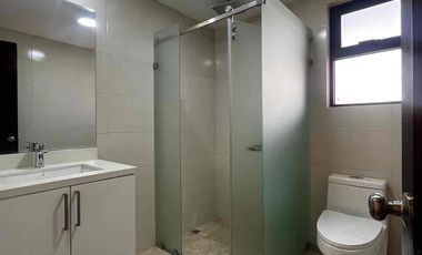 Renta de Hermosa Casa en Tumbaco