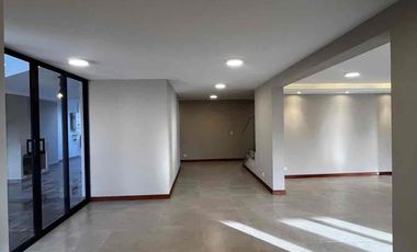 Renta de Hermosa Casa en Tumbaco