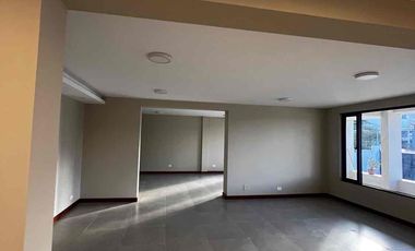 Renta de Hermosa Casa en Tumbaco