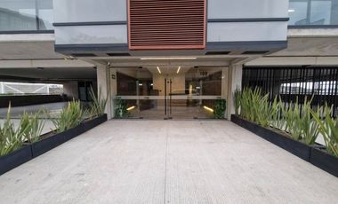 Vendo departamento en milenio con vista a la cañada 2 recamara + estudio 3 baños 3 autos