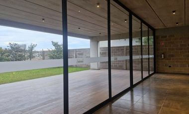 Vendo departamento en milenio con vista a la cañada 2 recamara + estudio 3 baños 3 autos