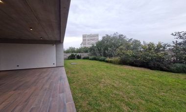 Vendo departamento en milenio con vista a la cañada 2 recamara + estudio 3 baños 3 autos