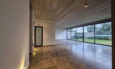Vendo departamento en milenio con vista a la cañada 2 recamara + estudio 3 baños 3 autos