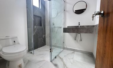 CASA AMUEBLADA EN RENTA RESIDENCIAL ARZÚA LEON GTO ZONA SUR