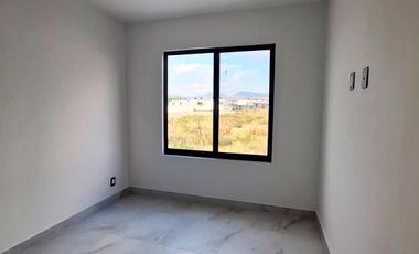 CASA AMUEBLADA EN RENTA RESIDENCIAL ARZÚA LEON GTO ZONA SUR