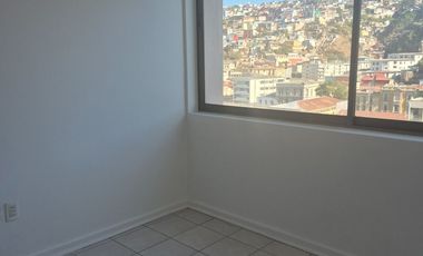 Se arrienda depto en el Edificio Plaza Victoria de Valparaíso.
