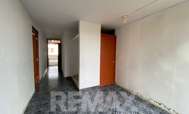 Amplia Casa de 3 Pisos con Potencial de Vivienda + Ingresos – SJM (El Brillante)