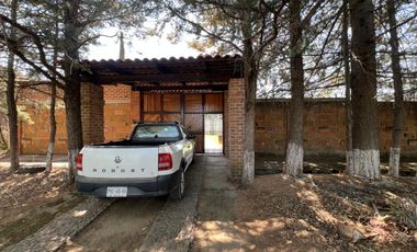 Quinta de descanso en venta - Senguio, Mich. – Frente al Río Descripción: Excelente oportunidad de inversión en Senguio. Propiedad totalmente equipada