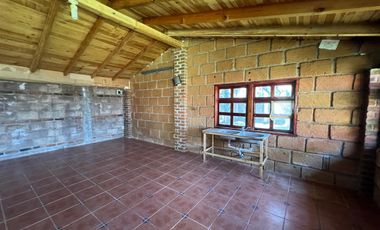 Quinta de descanso en venta - Senguio, Mich. – Frente al Río Descripción: Excelente oportunidad de inversión en Senguio. Propiedad totalmente equipada