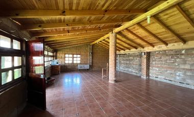 Quinta de descanso en venta - Senguio, Mich. – Frente al Río Descripción: Excelente oportunidad de inversión en Senguio. Propiedad totalmente equipada