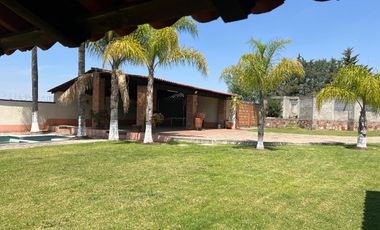 Quinta de descanso en venta - Senguio, Mich. – Frente al Río Descripción: Excelente oportunidad de inversión en Senguio. Propiedad totalmente equipada