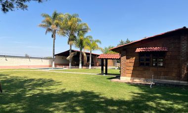 Quinta de descanso en venta - Senguio, Mich. – Frente al Río Descripción: Excelente oportunidad de inversión en Senguio. Propiedad totalmente equipada