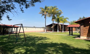 Quinta de descanso en venta - Senguio, Mich. – Frente al Río Descripción: Excelente oportunidad de inversión en Senguio. Propiedad totalmente equipada