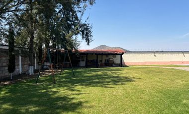 Quinta de descanso en venta - Senguio, Mich. – Frente al Río Descripción: Excelente oportunidad de inversión en Senguio. Propiedad totalmente equipada