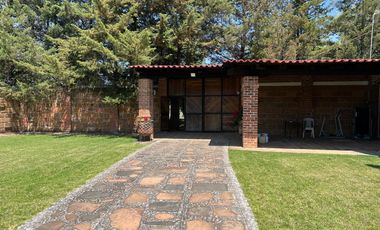 Quinta de descanso en venta - Senguio, Mich. – Frente al Río Descripción: Excelente oportunidad de inversión en Senguio. Propiedad totalmente equipada