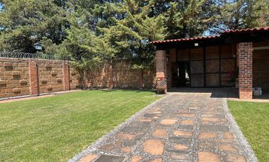 Quinta de descanso en venta - Senguio, Mich. – Frente al Río Descripción: Excelente oportunidad de inversión en Senguio. Propiedad totalmente equipada