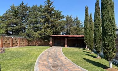 Quinta de descanso en venta - Senguio, Mich. – Frente al Río Descripción: Excelente oportunidad de inversión en Senguio. Propiedad totalmente equipada