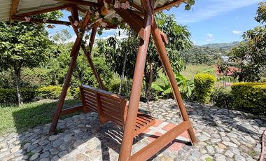 En arriendo casa amoblada con piscina en malacatos totalmente amoblada, sector residencial