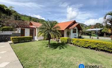 En arriendo casa amoblada con piscina en malacatos totalmente amoblada, sector residencial