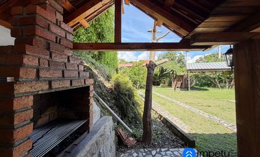 En arriendo casa amoblada con piscina en malacatos totalmente amoblada, sector residencial