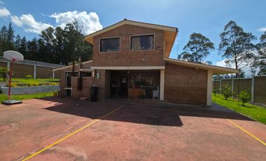 Se vende hermosa casa de campo via San Clemente Ibarra