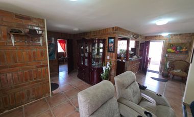 Se vende hermosa casa de campo via San Clemente Ibarra