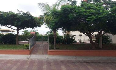 Renta de Casa en Urbanización Sur Manta