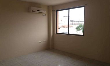 Renta de Casa en Urbanización Sur Manta