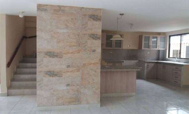 Renta de Casa en Urbanización Sur Manta