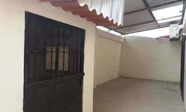 Renta de Casa en Urbanización Sur Manta