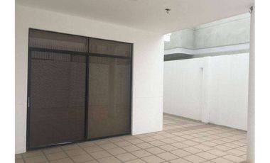 Casa en Alquiler en Urbanización Sur de Manta