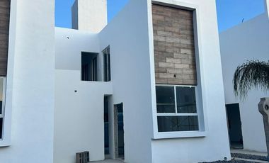 CASA EN VENTA EN PRIVADA VALLE DE SENDERO LA VIRGEN SOLEDAD SAN LUIS POTOSI
