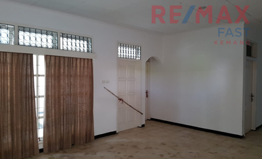 DISEWAKAN – RUMAH INDUK HOEK (POJOK) | SIAP HUNI