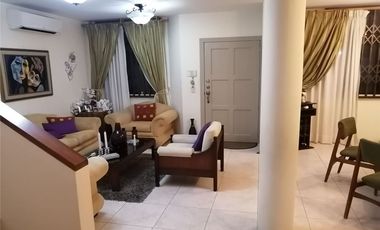 Casa de Venta en Urbanización de Manta Manabí