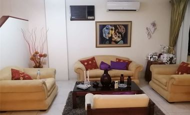 Casa de Venta en Urbanización de Manta Manabí