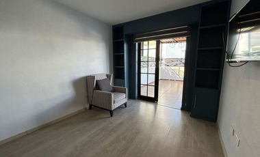 Renta Casa Amueblada en La Antigua Cementera, Puebla, 5 Habitaciones, Terraza con Pergola, Gym.