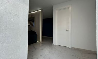 Renta Casa Amueblada en La Antigua Cementera, Puebla, 5 Habitaciones, Terraza con Pergola, Gym.