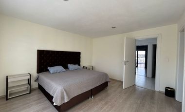 Renta Casa Amueblada en La Antigua Cementera, Puebla, 5 Habitaciones, Terraza con Pergola, Gym.