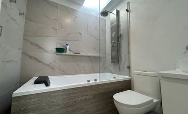 Renta Casa Amueblada en La Antigua Cementera, Puebla, 5 Habitaciones, Terraza con Pergola, Gym.