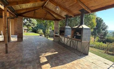 ARRIENDO CASA EN PARCELA C/ PISCINA, LOS CRISTALES