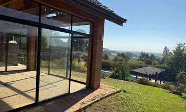 ARRIENDO CASA EN PARCELA C/ PISCINA, LOS CRISTALES