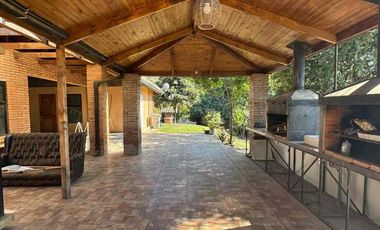 ARRIENDO CASA EN PARCELA C/ PISCINA, LOS CRISTALES