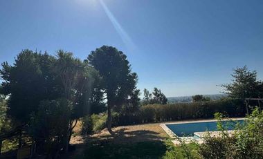 ARRIENDO CASA EN PARCELA C/ PISCINA, LOS CRISTALES